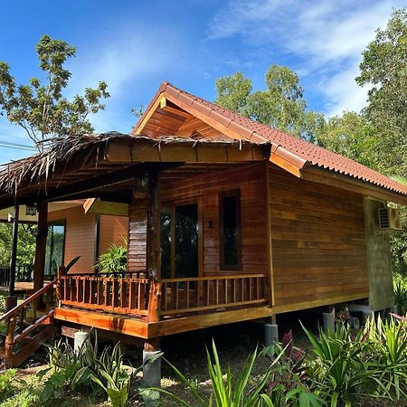 Koh Jum Bungalow & Hostel Экстерьер фото