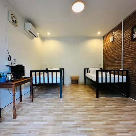 Koh Jum Bungalow & Hostel Экстерьер фото
