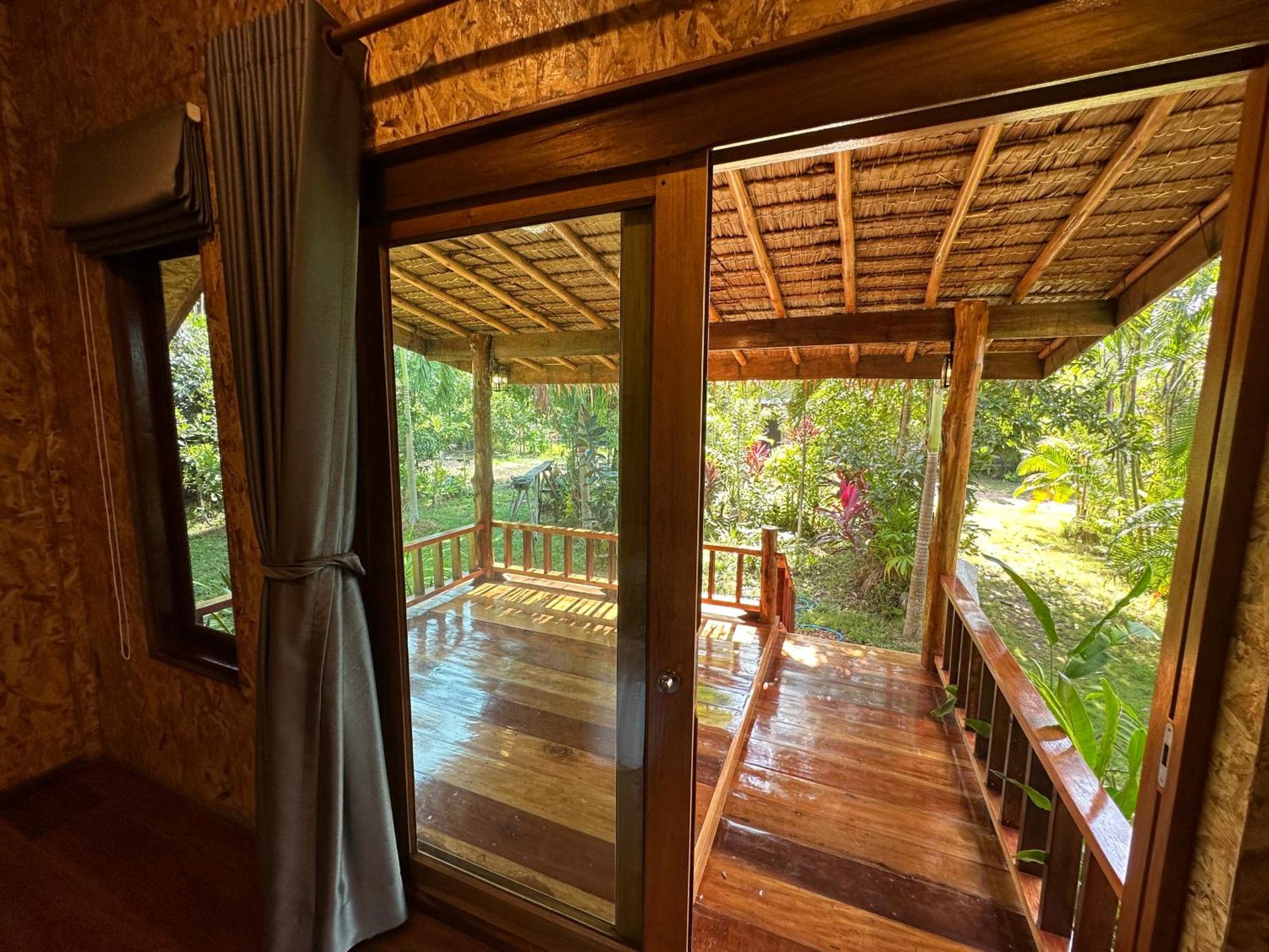 Koh Jum Bungalow & Hostel Экстерьер фото