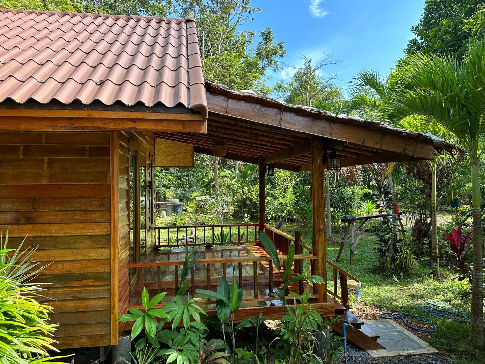 Koh Jum Bungalow & Hostel Экстерьер фото