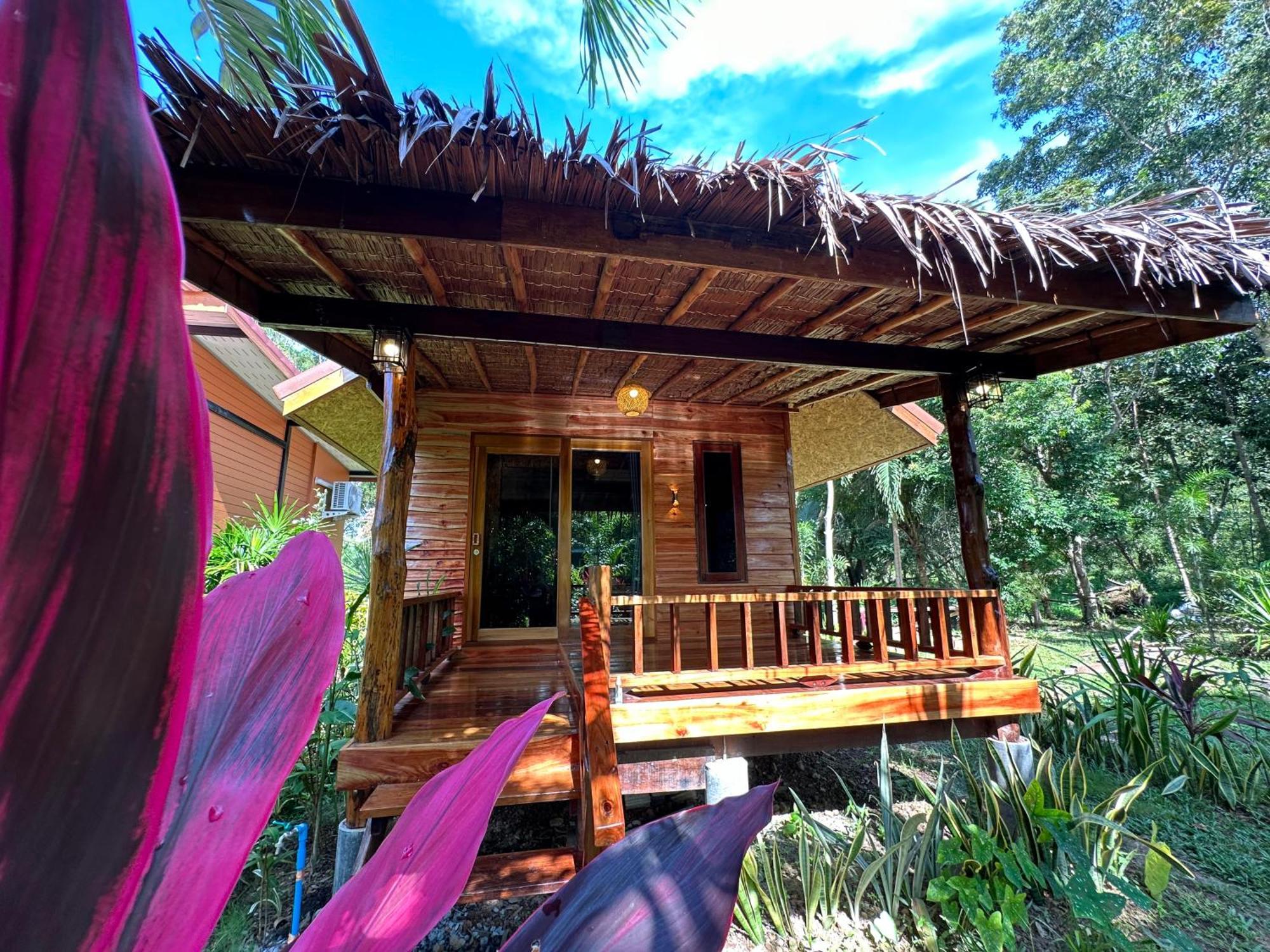 Koh Jum Bungalow & Hostel Экстерьер фото