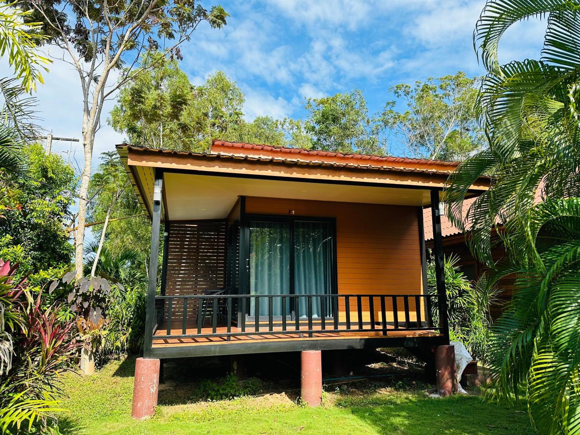Koh Jum Bungalow & Hostel Экстерьер фото
