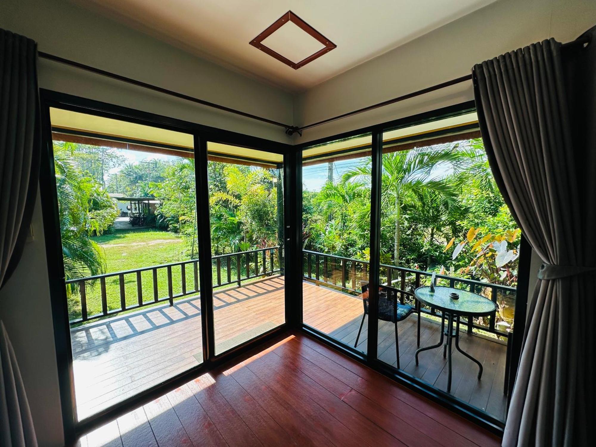 Koh Jum Bungalow & Hostel Экстерьер фото