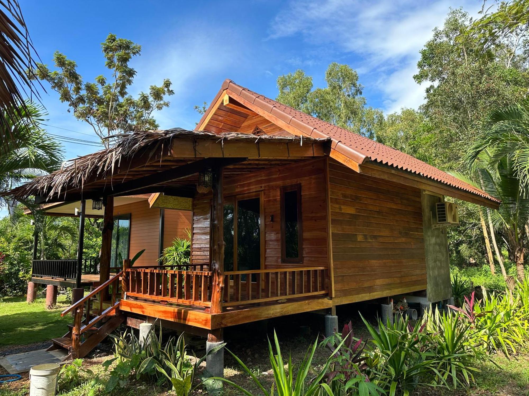 Koh Jum Bungalow & Hostel Экстерьер фото