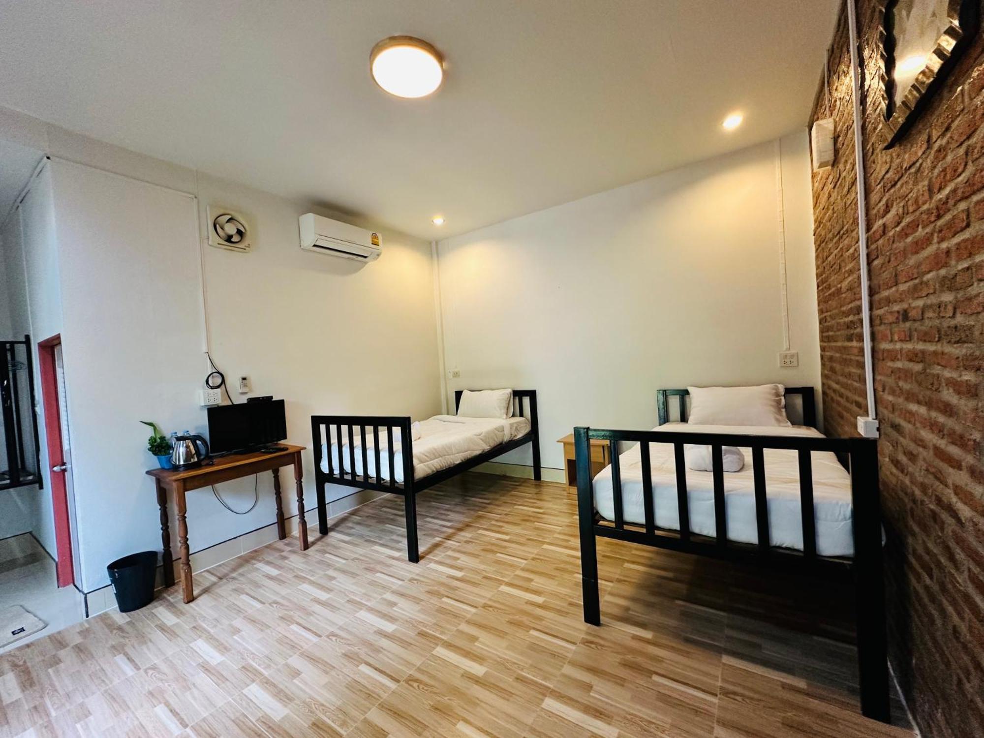 Koh Jum Bungalow & Hostel Экстерьер фото